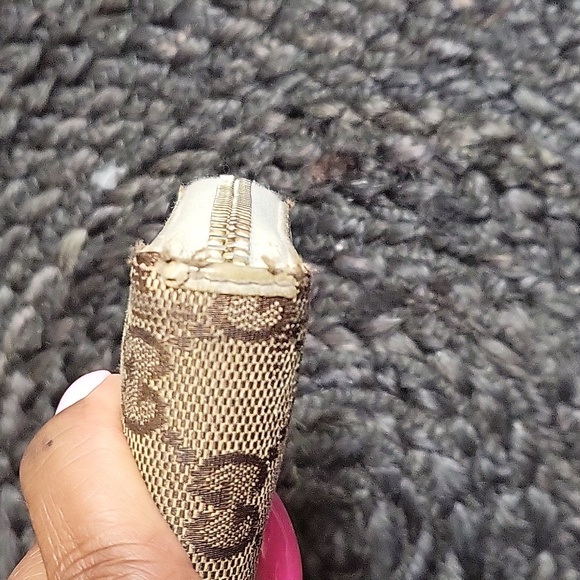 Gucci zip wallet with wristlet strap - Picture 3 of 16